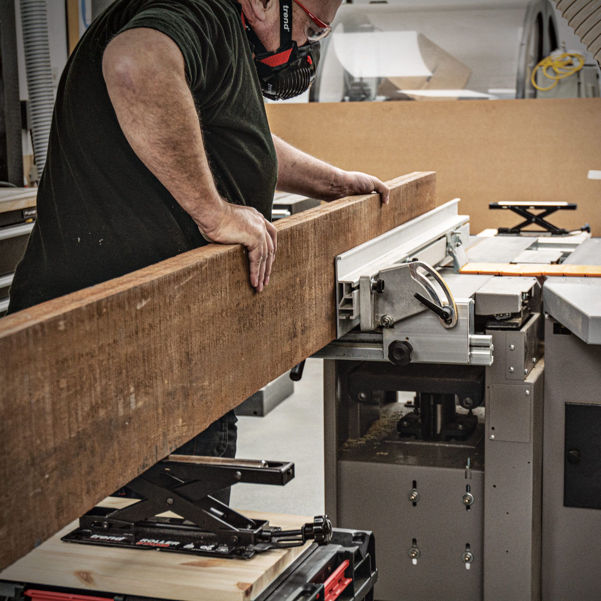 Roller stand top for table saw